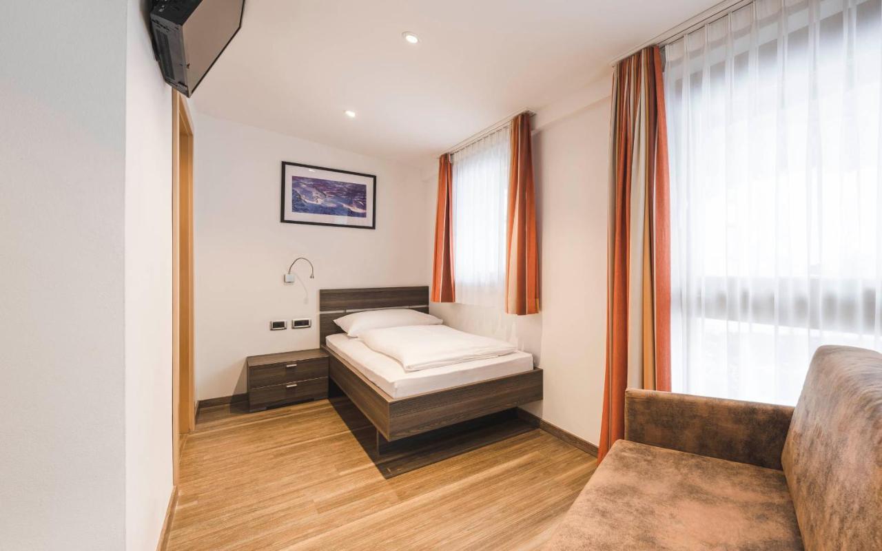 Hotel Schoelzhorn Superior Racines Bagian luar foto