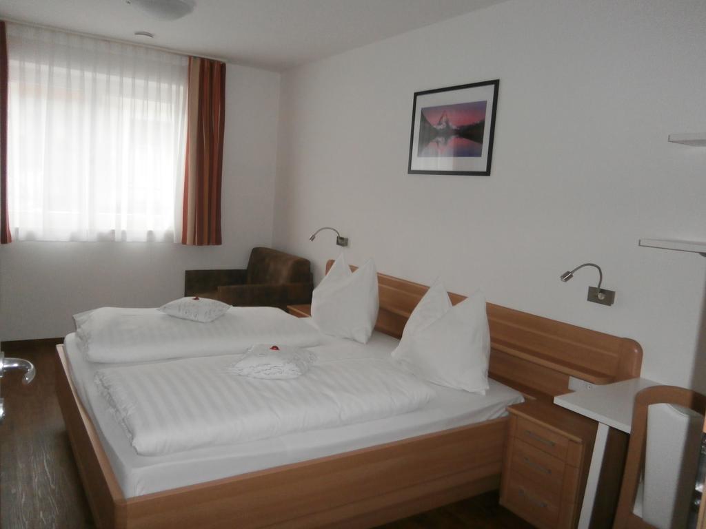 Hotel Schoelzhorn Superior Racines Ruang foto