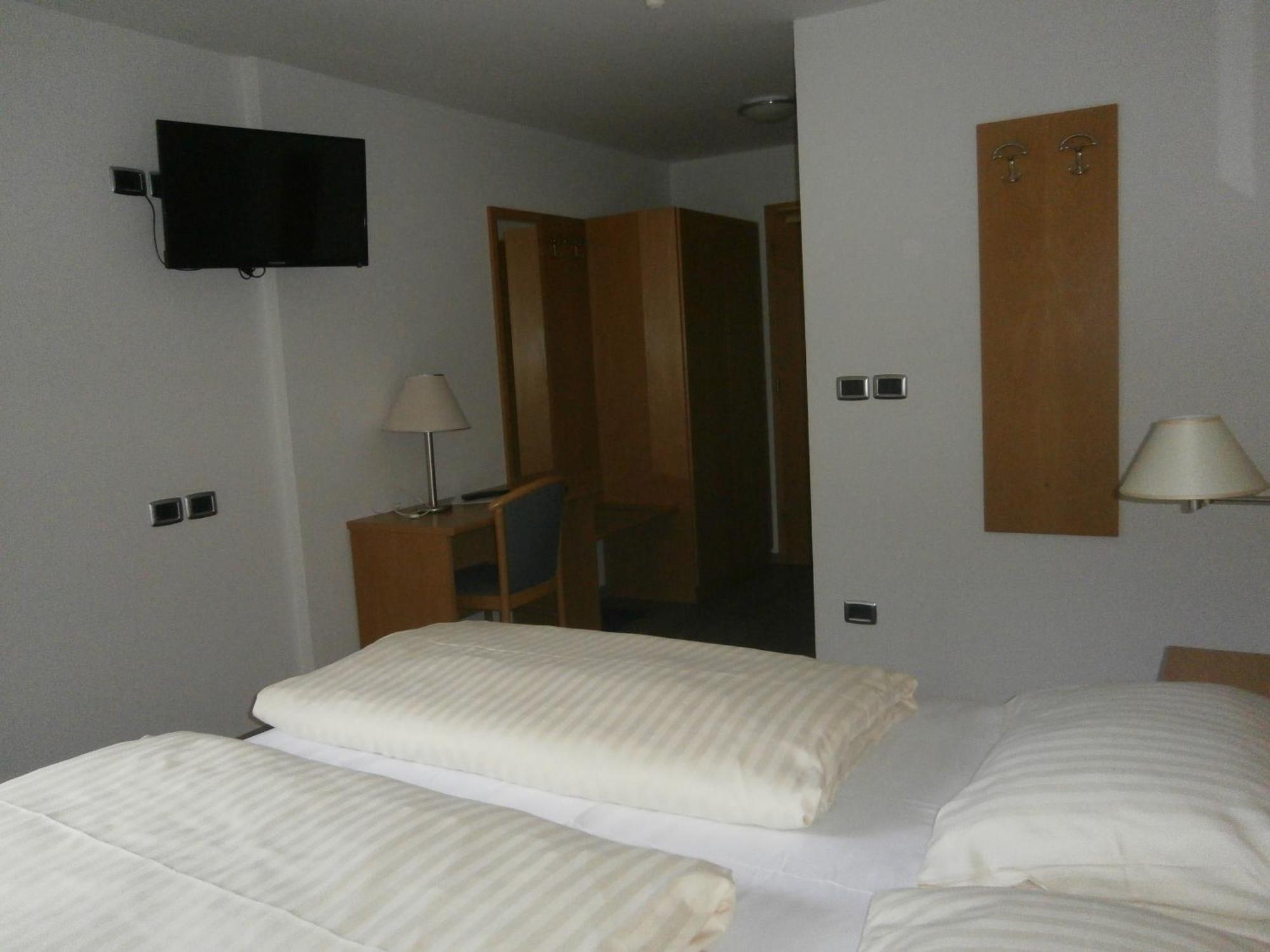 Hotel Schoelzhorn Superior Racines Ruang foto