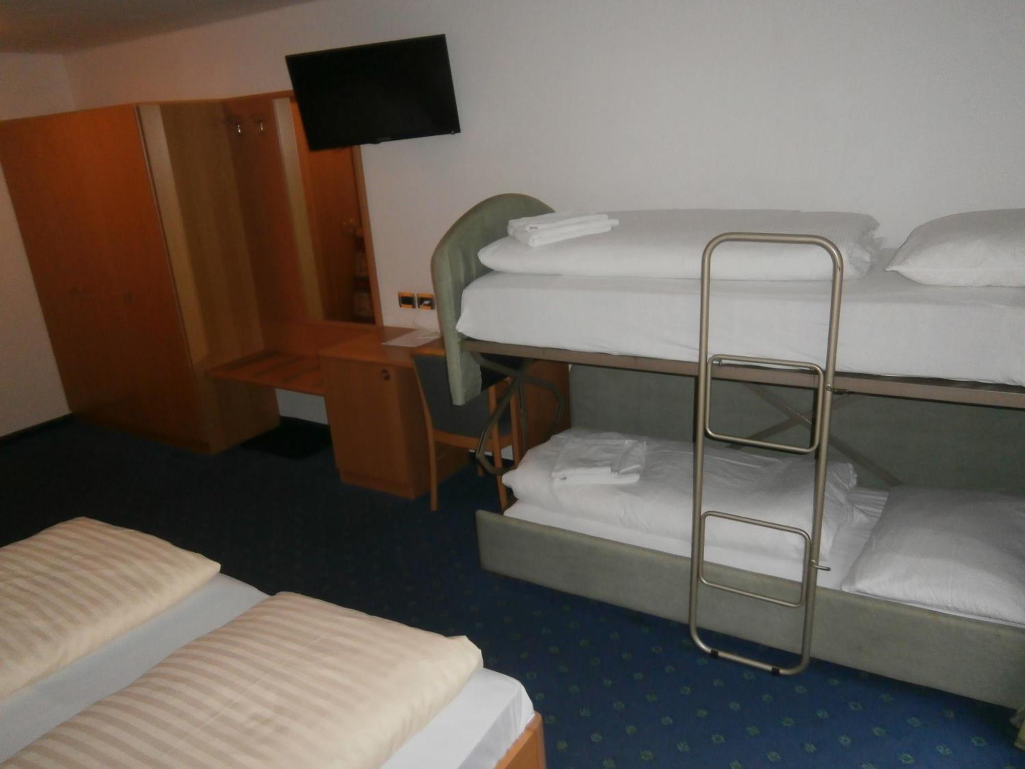 Hotel Schoelzhorn Superior Racines Ruang foto